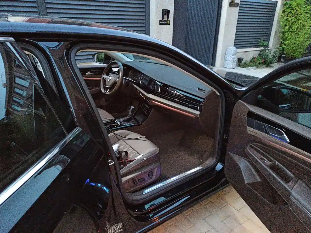 Passat Plug-in Hybrid 2020 430PHEV Hybrid Luxury Edition National VI купить на сайте DeffCars