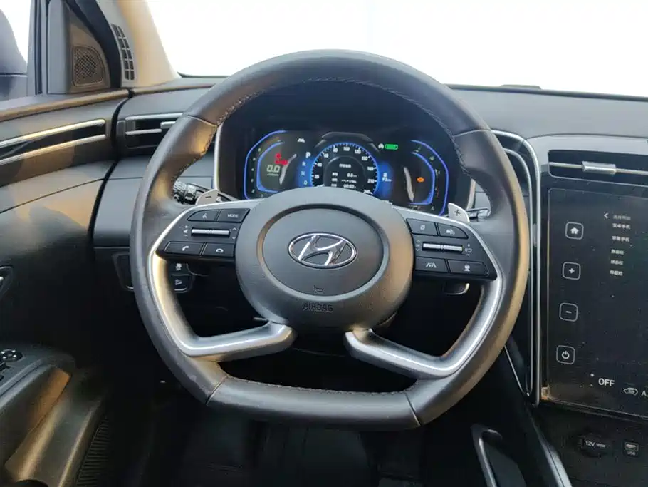 Tucson 2023 Tucson L 1.5T automatic two-wheel drive DLX luxury version купить на сайте DeffCars