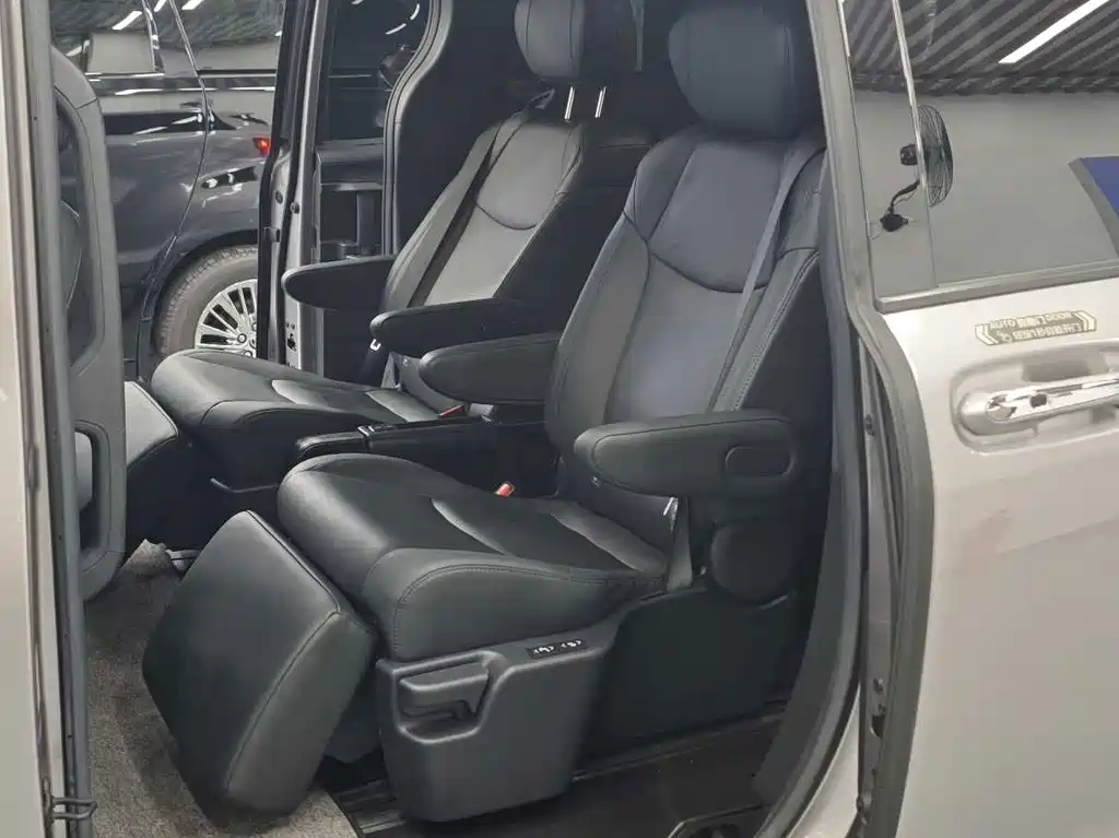 SIENNA 2024 2.5L Hybrid Premium Edition купить на сайте DeffCars