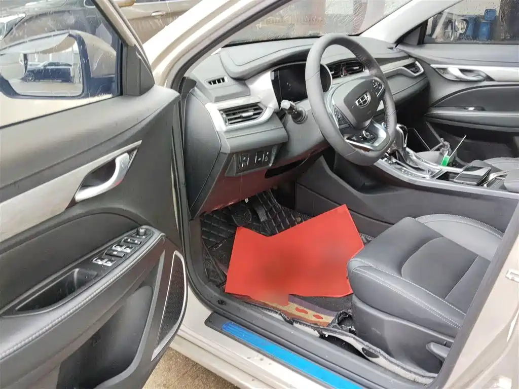 Emgrand 2019 Leading Edition 1.5L CVT upward interconnection type National VI купить на сайте DeffCars
