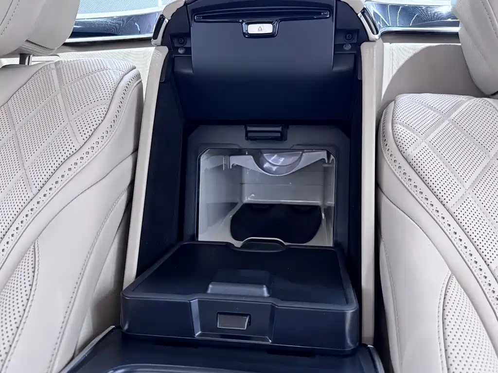 Maybach S-Class 2020 S 680 Two-tone Collector’s Edition купить на сайте DeffCars