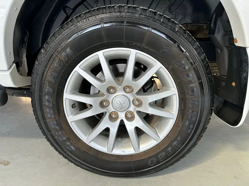 Pajero Jinchang 2013 3.0L automatic four-wheel drive flagship version купить на сайте DeffCars