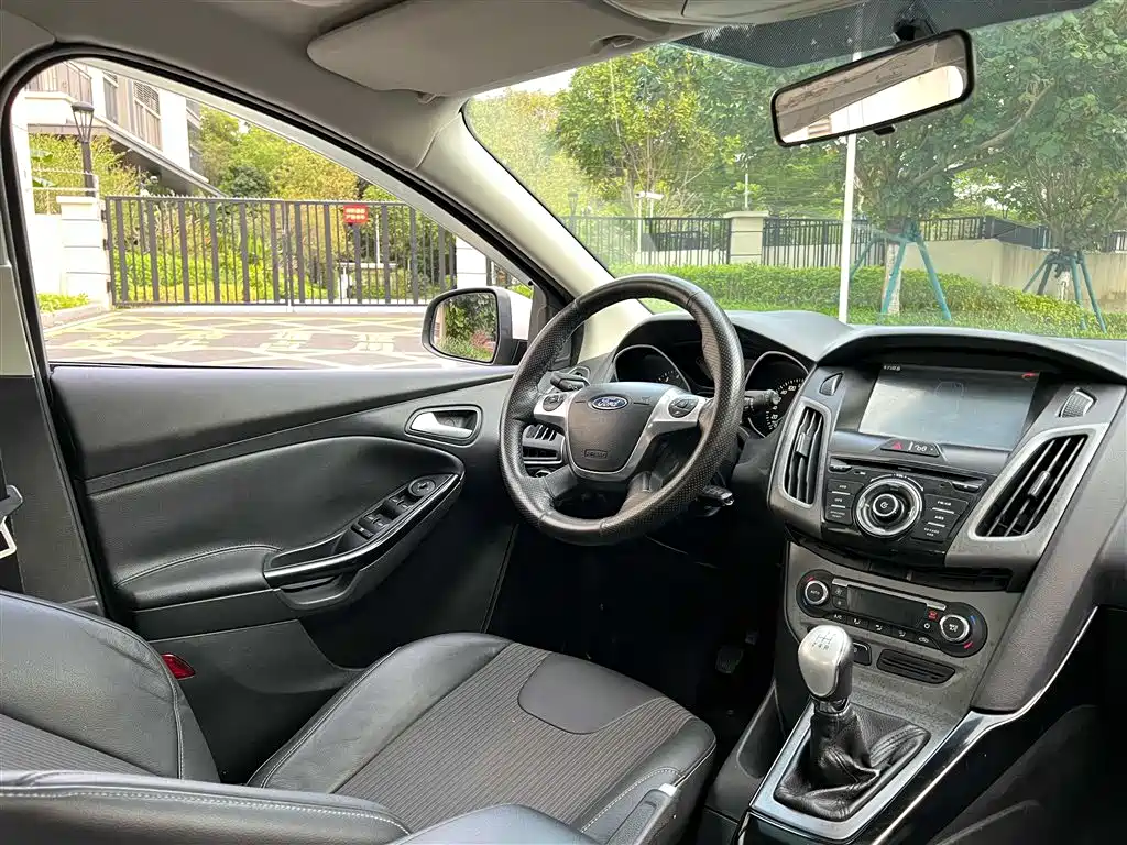 Focus 2012 hatchback 1.6L manual comfort type купить на сайте DeffCars