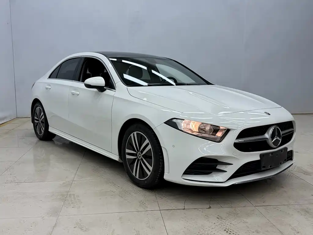 Mercedes-Benz A-Class 2019 A 180 L Sports Sedan купить на сайте DeffCars