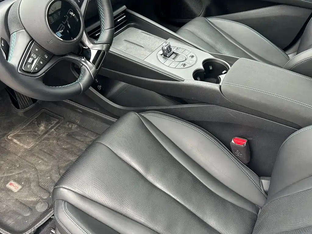 Seal 06 2025 DM-i Smart Driving Edition 120KM Exclusive Type купить на сайте DeffCars