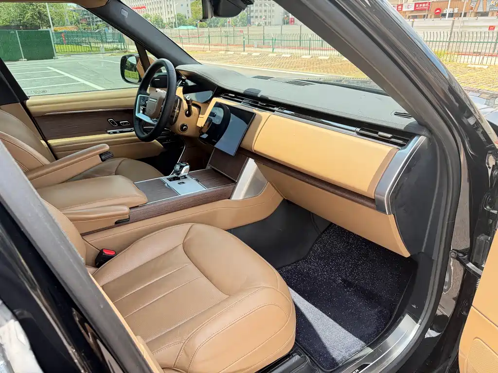Range Rover 2024 3.0 L6 400PS Extended Edition купить на сайте DeffCars