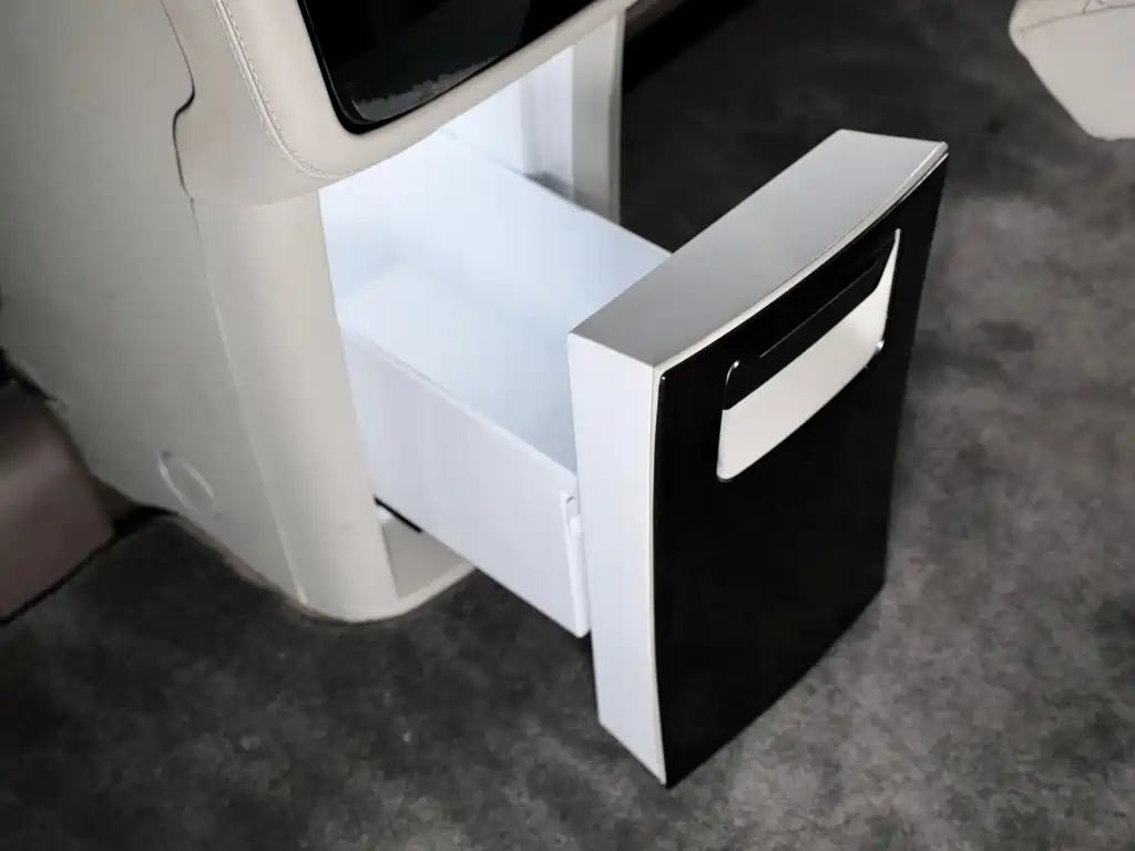 Denza D9 2022 DM-i 1040 Premium Type купить на сайте DeffCars