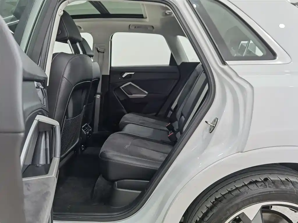 Audi Q3 2022 35 TFSI Fashionable and Dynamic купить на сайте DeffCars
