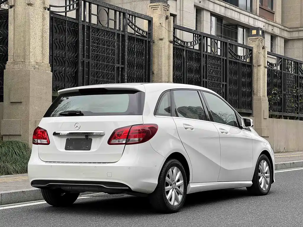 Mercedes-Benz B-Class 2017 B 180 купить на сайте DeffCars