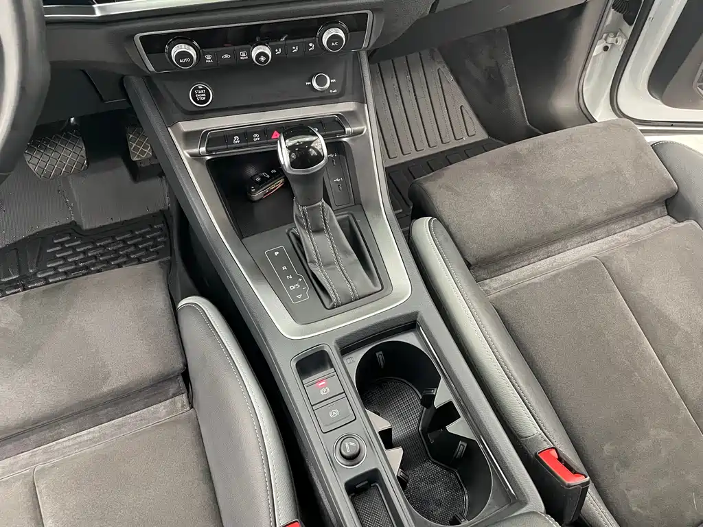 Audi Q3 2022 35 TFSI Fashionable and Dynamic купить на сайте DeffCars