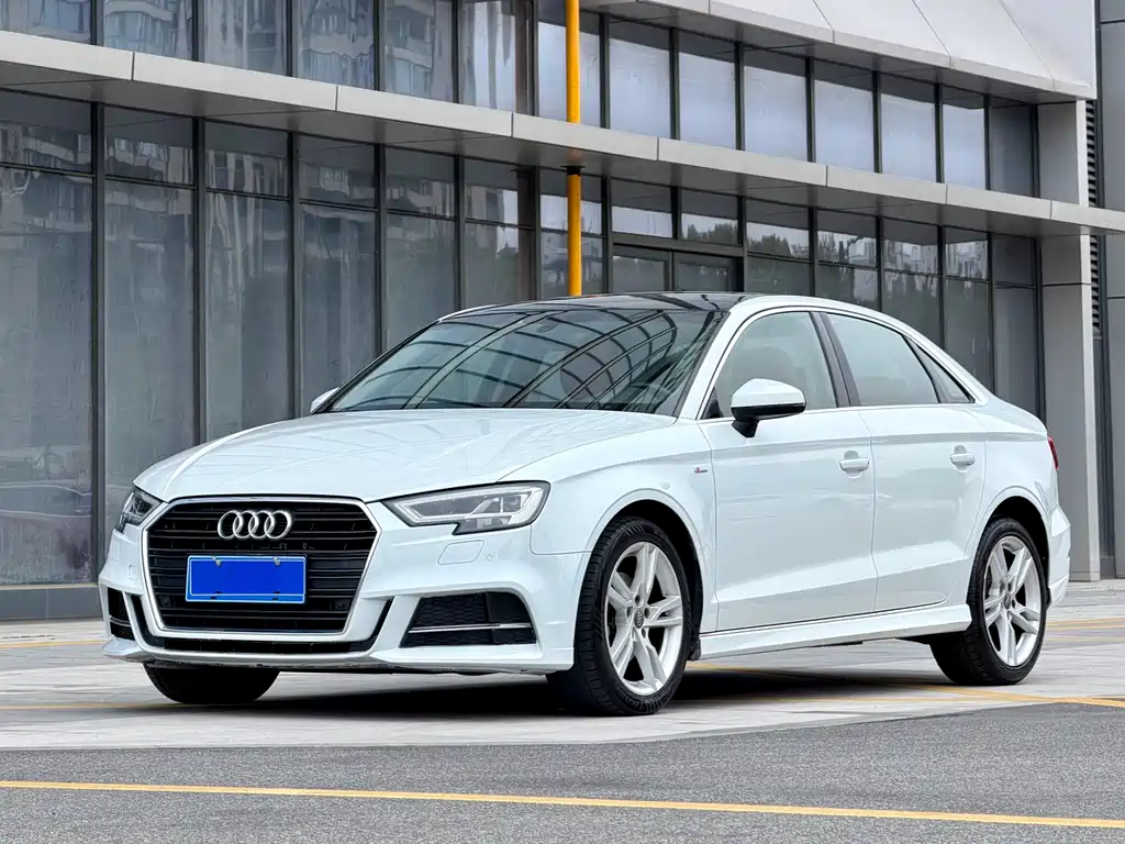 Audi A3 2019 Limousine 35 TFSI Fashion Type National VI купить на сайте DeffCars
