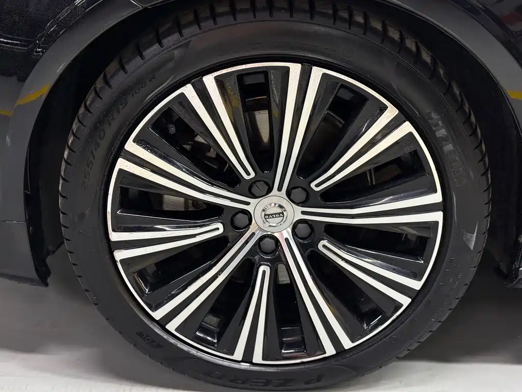 Volvo S90 2022 B5 Zhiyuan Luxury Edition купить на сайте DeffCars
