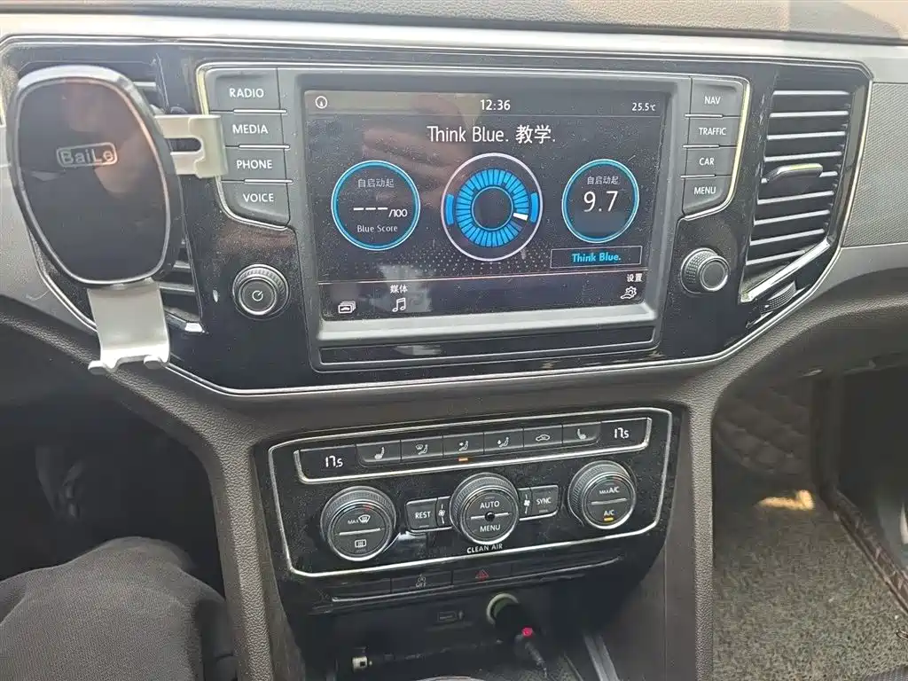 Touron 2017 330TSI two-wheel drive luxury version купить на сайте DeffCars