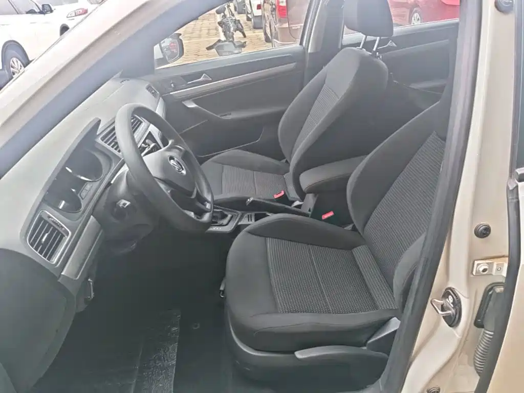 Lavida 2017 1.6L automatic fashion version купить на сайте DeffCars