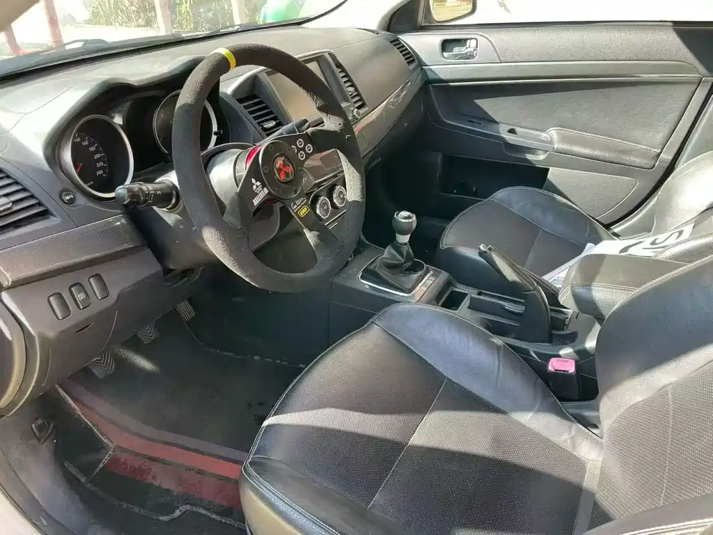 Yishen 2013 Fashion Edition 1.8L Manual Comfort Type купить на сайте DeffCars