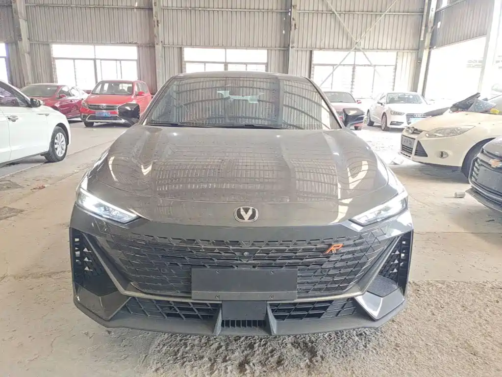 Changan UNI-V 2022 1.5T smart pilot model купить на сайте DeffCars