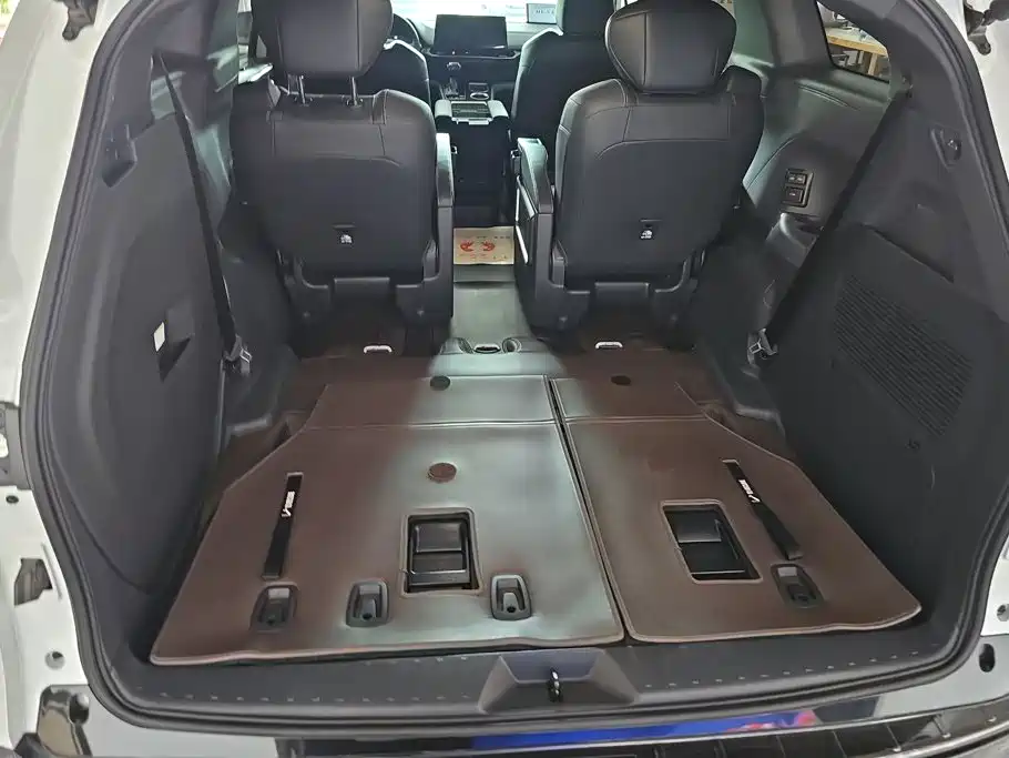 SIENNA 2024 2.5L Hybrid Platinum Edition купить на сайте DeffCars