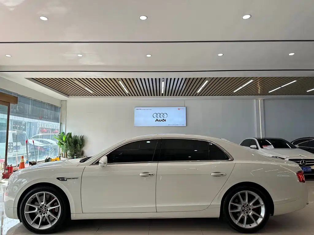 Flying Spur 2017 4.0T V8 S Standard Edition купить на сайте DeffCars