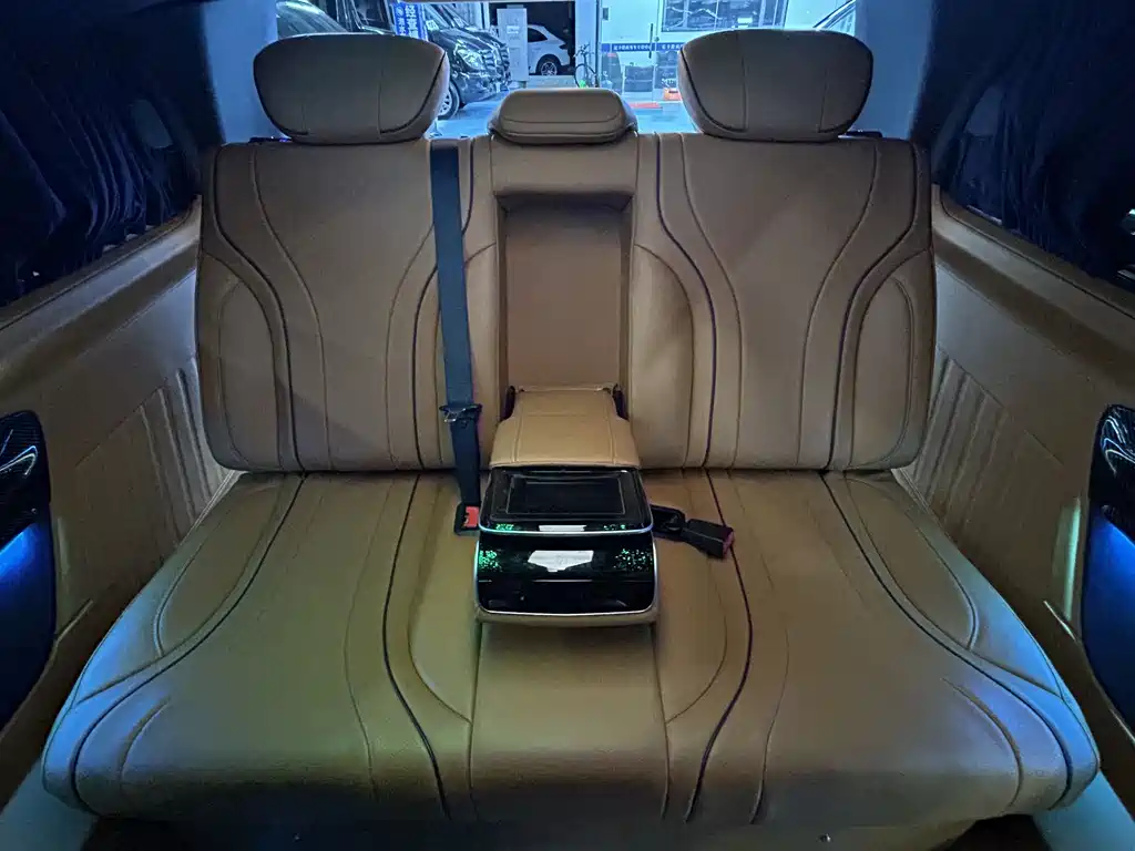 Vito 2023 2.0T Business Edition 7 seats купить на сайте DeffCars