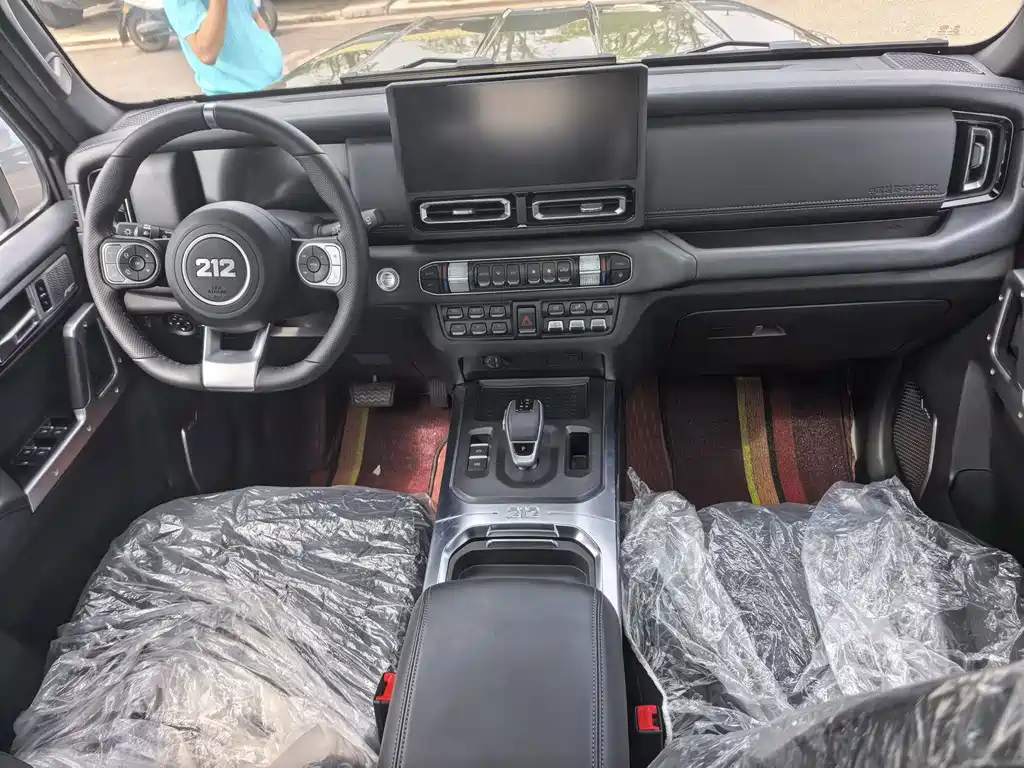 212 T01 2025 2.0T reviewer купить на сайте DeffCars
