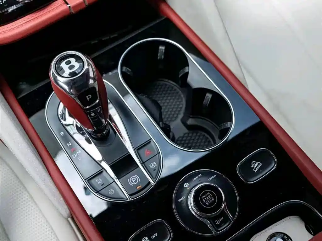 Bentayga 2024 4.0T V8 купить на сайте DeffCars