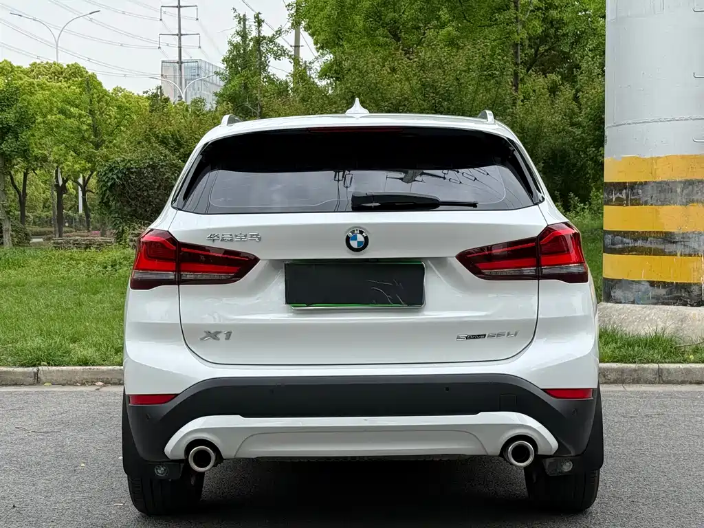 BMW X1 2022 sDrive25Li Leading Model купить на сайте DeffCars