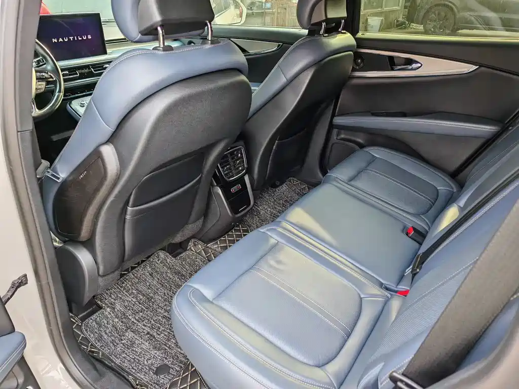 Voyager 2021 facelift 2.7T four-wheel drive premium version купить на сайте DeffCars