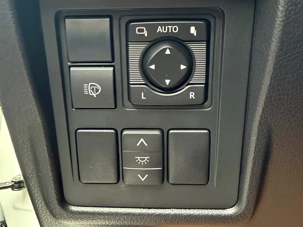 Prado 2018 3.5L automatic VX NAVI rear mounted spare tire купить на сайте DeffCars