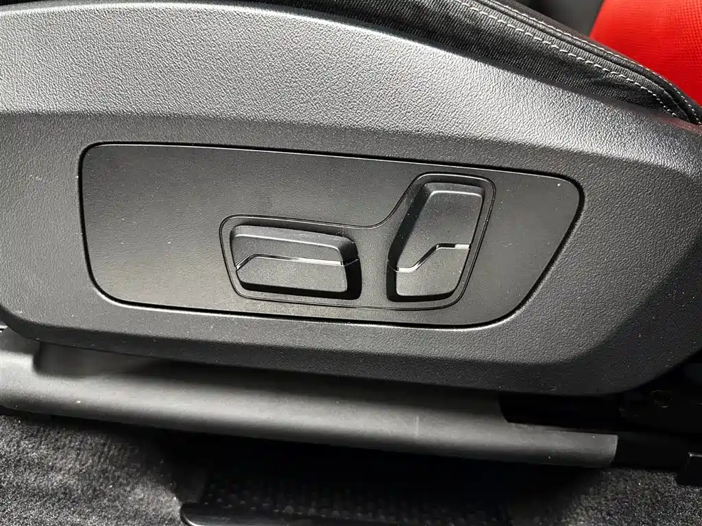 BMW X1 2023 sDrive20Li X Design Package купить на сайте DeffCars
