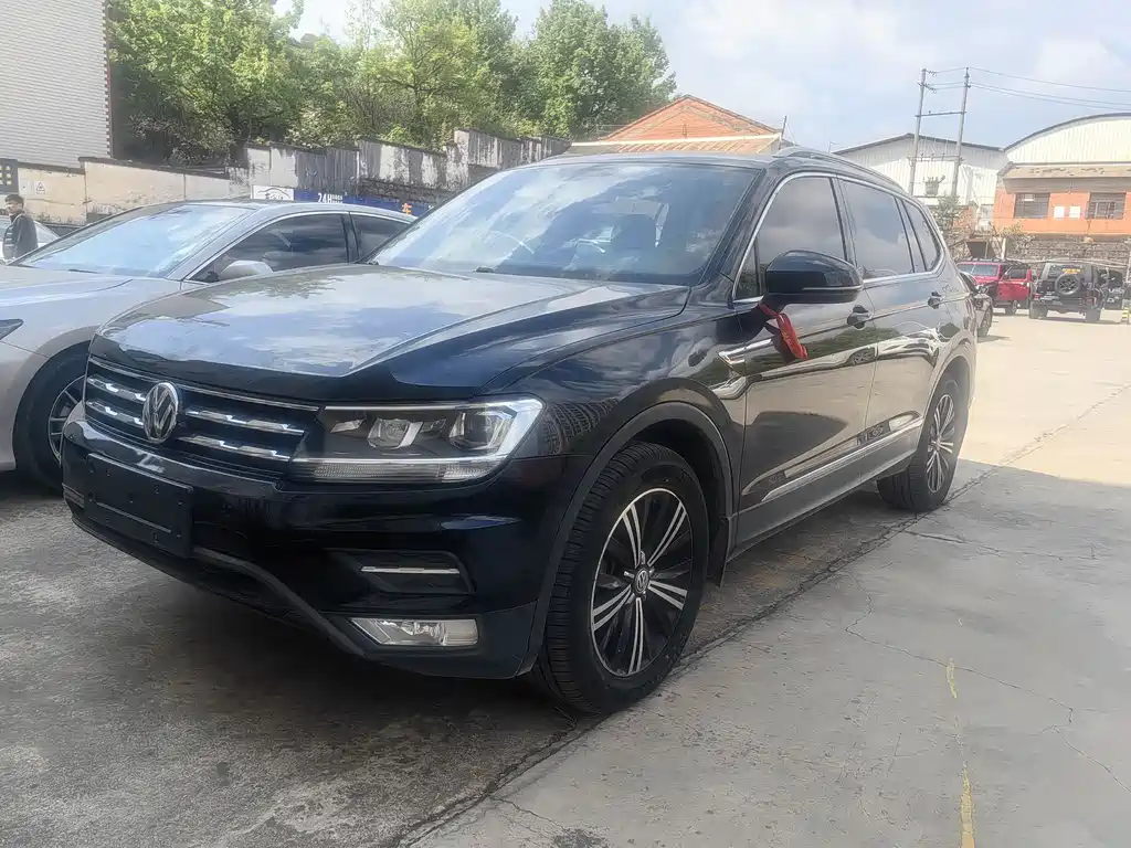 Tiguan L 2019 330TSI automatic two-wheel drive panoramic comfort version National VI купить на сайте DeffCars
