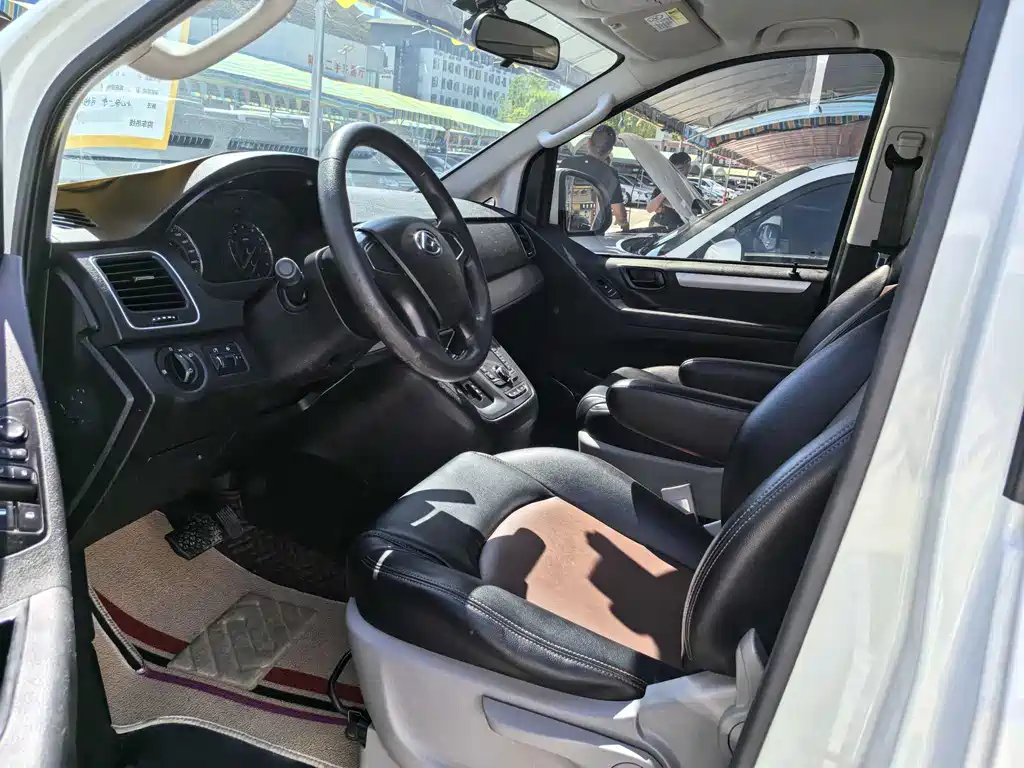 Maxus G10 2021 2.0T automatic elite version gasoline 7 seats купить на сайте DeffCars