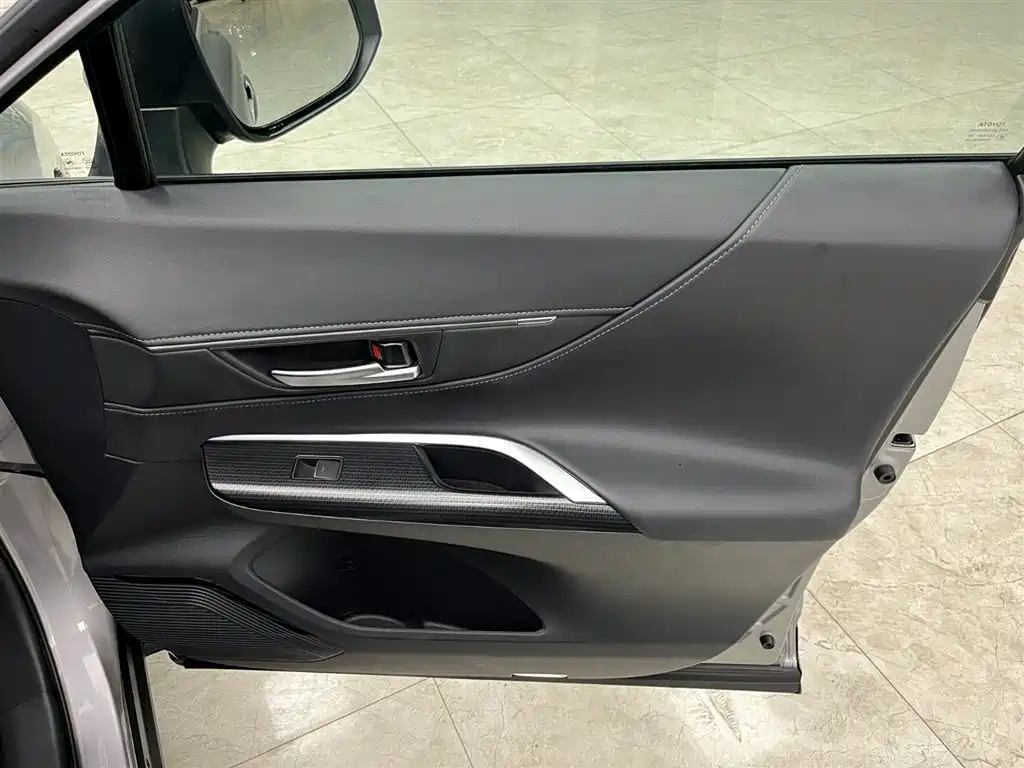 Vesa 2022 2.0L CVT two-wheel drive premium version купить на сайте DeffCars