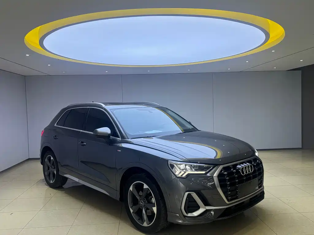 Audi Q3 2022 35 TFSI Fashionable and Dynamic купить на сайте DeffCars