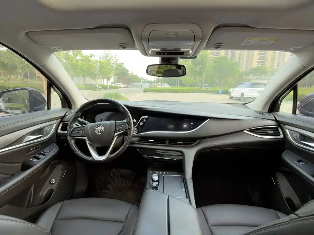 Enclave 2020 28T two-wheel drive premium model купить на сайте DeffCars