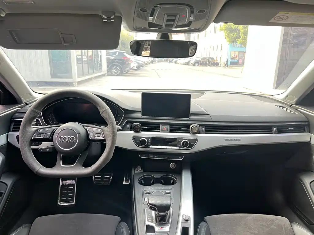 Audi A4L 2017 45 TFSI quattro sports купить на сайте DeffCars
