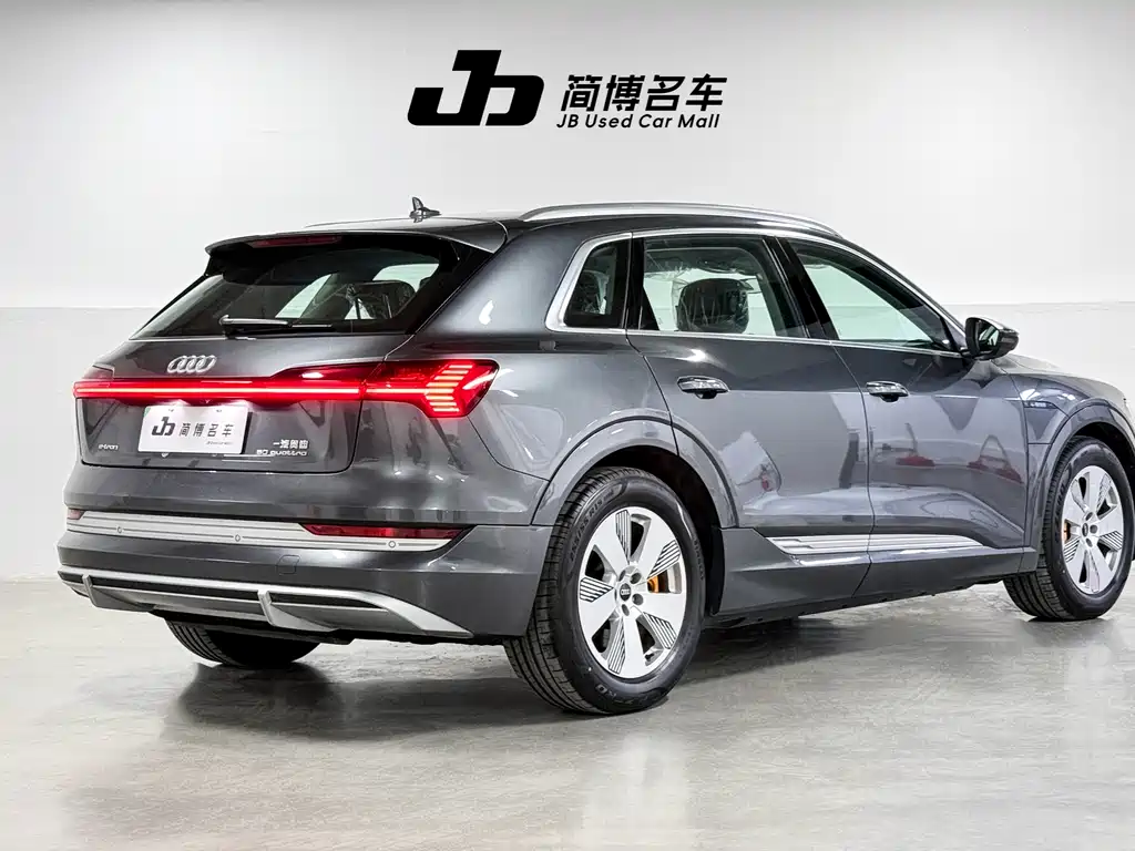 Audi e-tron 2021 50 quattro luxury model купить на сайте DeffCars