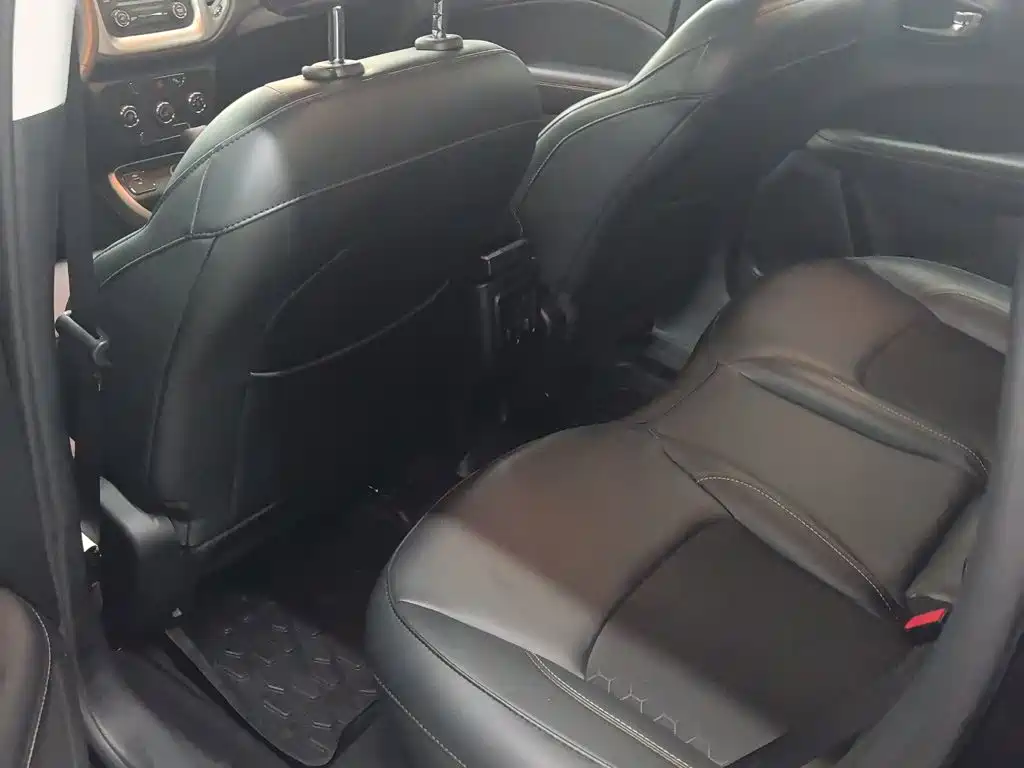 Compass 2017 200T Automatic Joy Edition купить на сайте DeffCars
