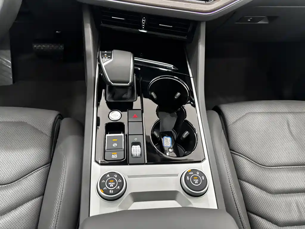Touareg 2019 3.0TSI Ruifeng Edition National V купить на сайте DeffCars