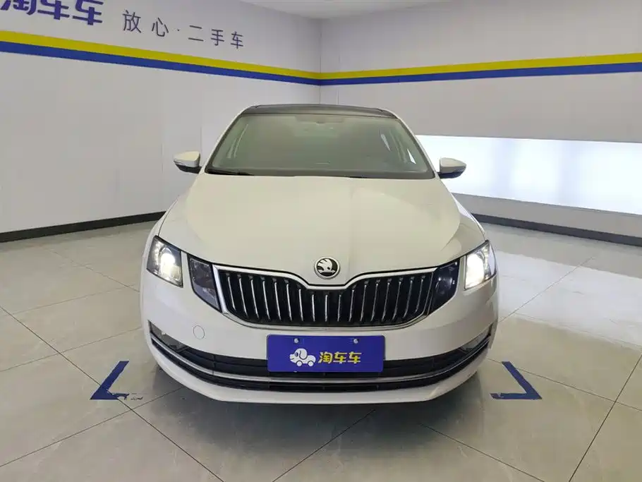 Octavia 2018 TSI230 DSG Deluxe Edition купить на сайте DeffCars