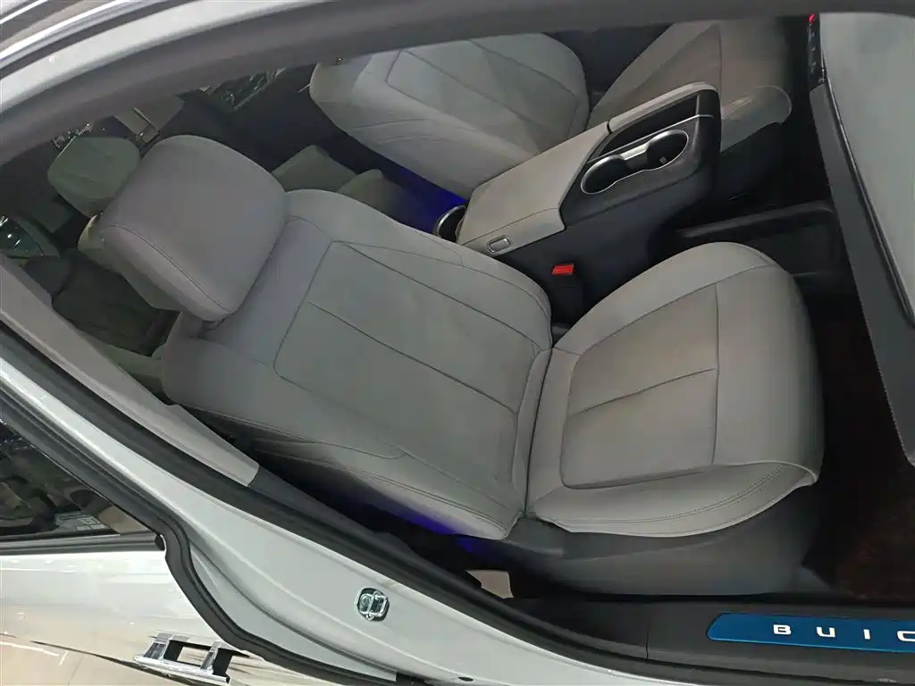 Buick GL8 2025 Lu Zun Exclusive Edition купить на сайте DeffCars