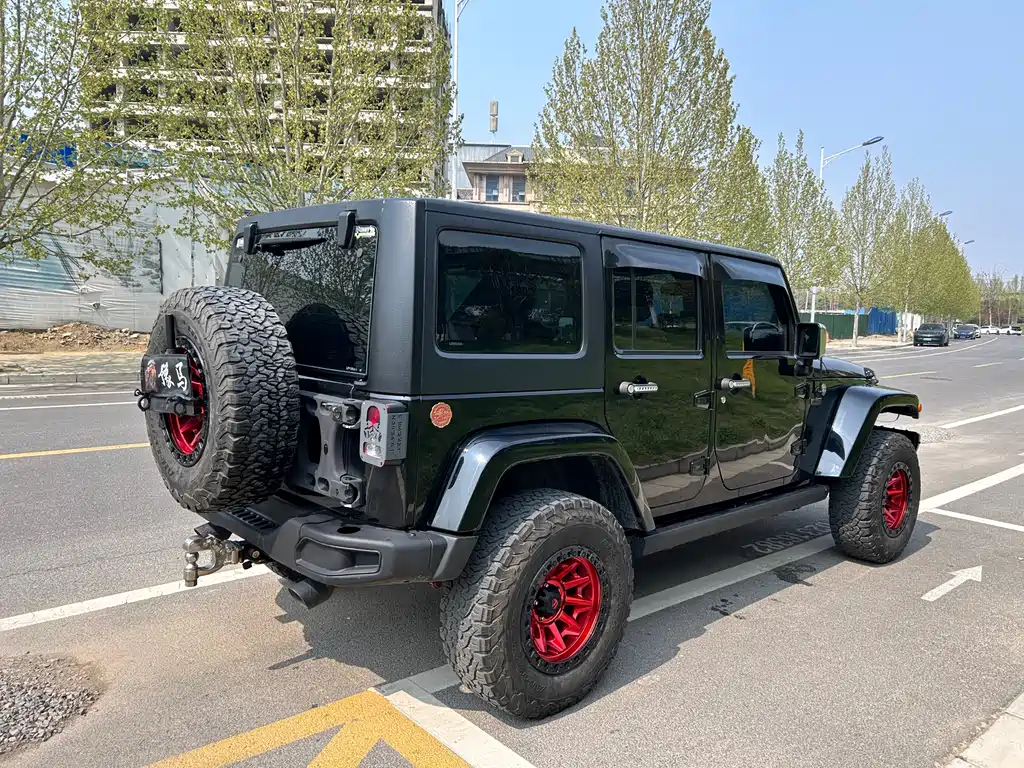 Wrangler 2017 3.0L Sahara four-door comfort version купить на сайте DeffCars