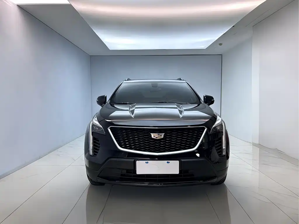 Cadillac XT4 2018 28T two-wheel drive luxury sports model купить на сайте DeffCars