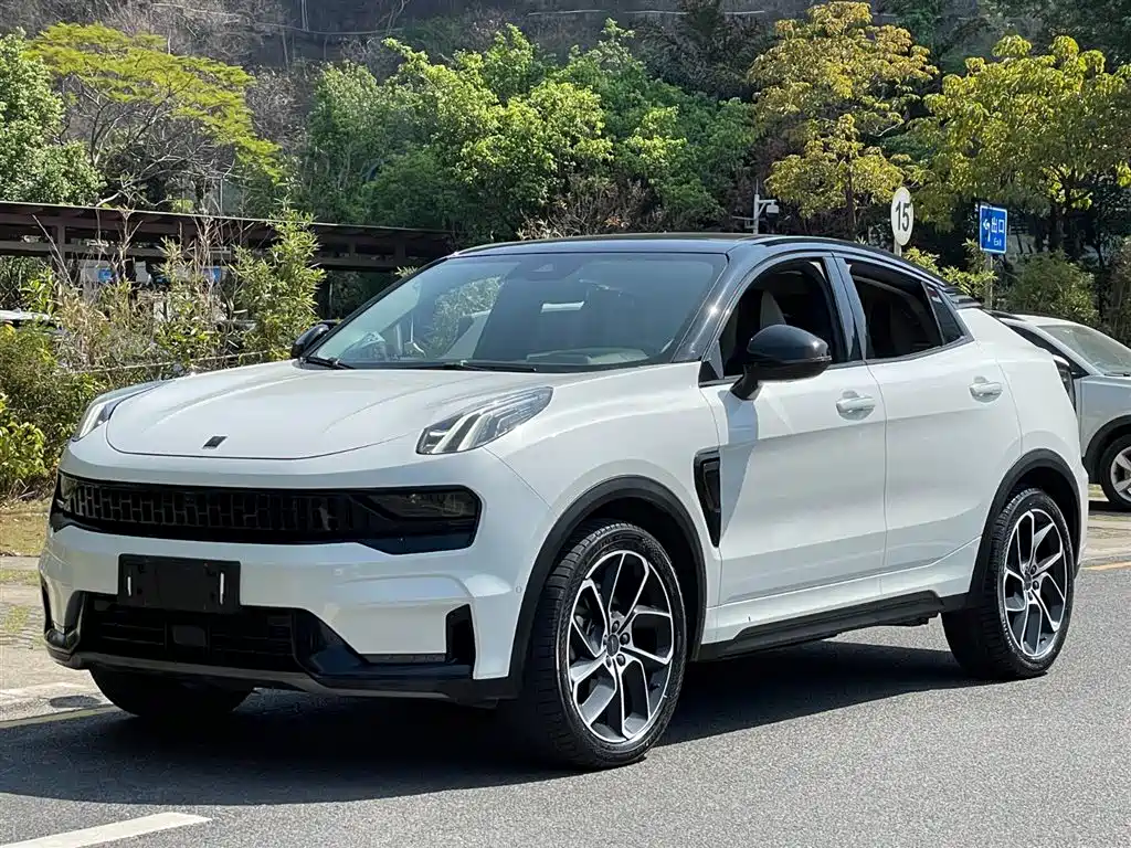 Lynk & Co 05 2020 2.0TD two-wheel drive shines Halo купить на сайте DeffCars