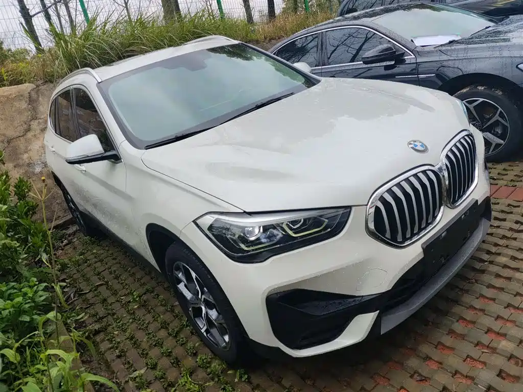 BMW X1 2021 sDrive25Li Leading Model купить на сайте DeffCars