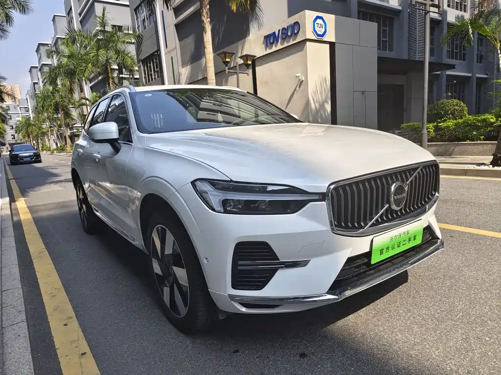 Volvo XC60 plug-in hybrid 2024 T8 plug-in hybrid long-range four-wheel drive Zhiya luxury version купить на сайте DeffCars
