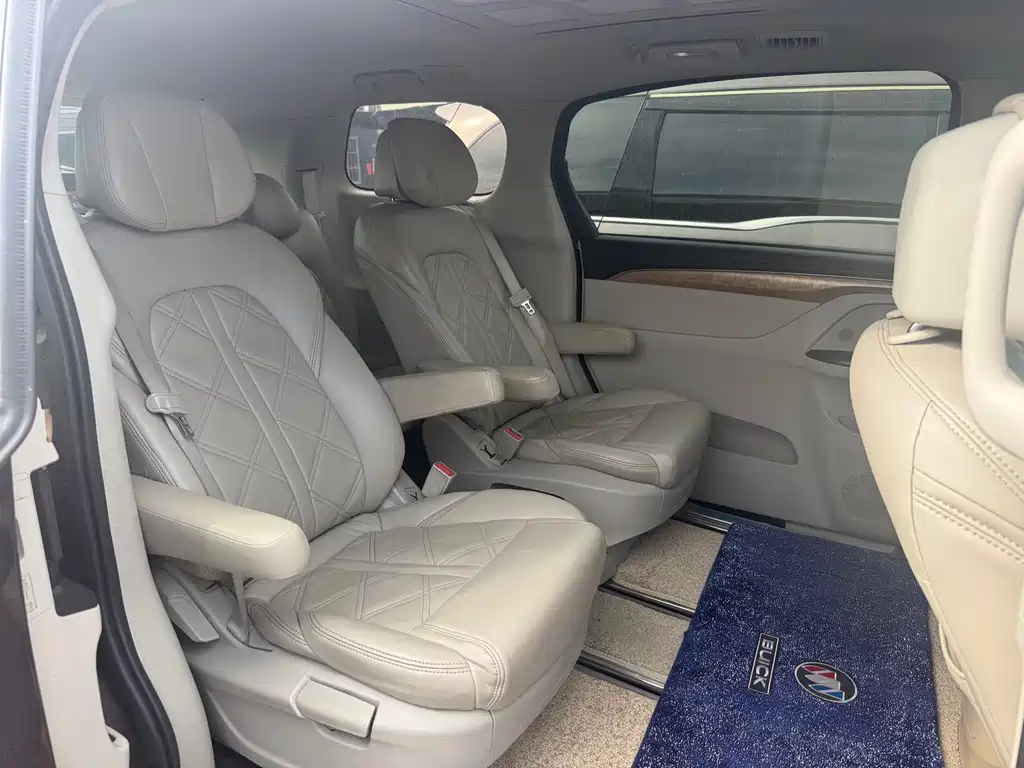 Buick GL8 2017 ES 28T Comfort Type National V купить на сайте DeffCars