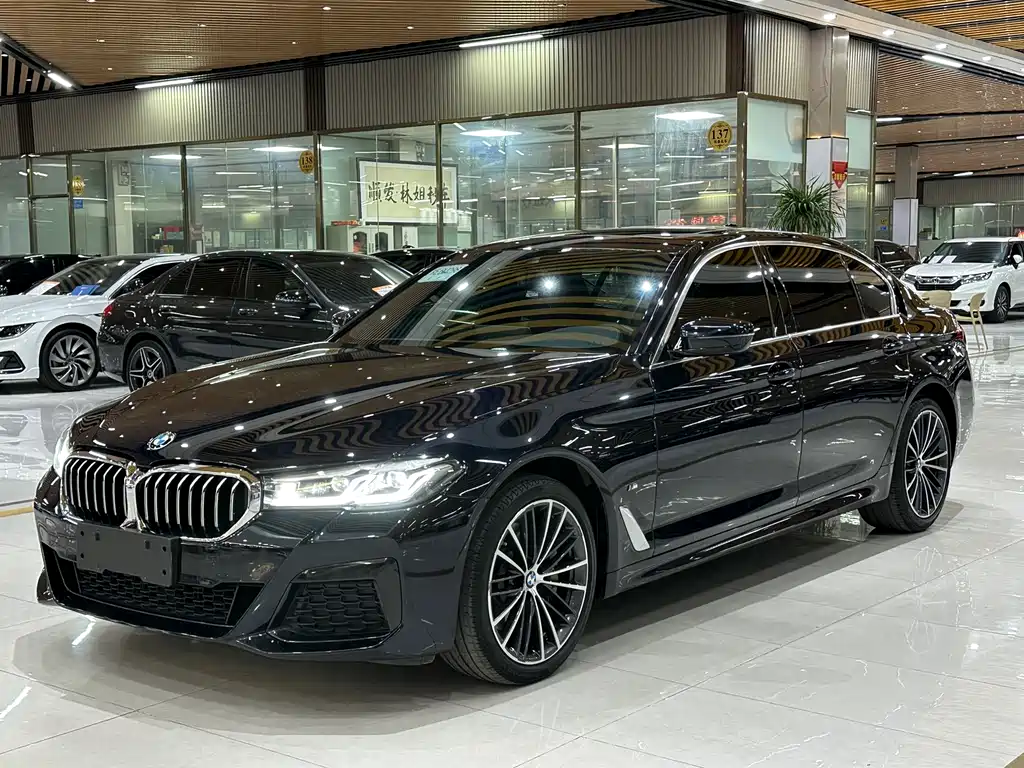 BMW 5 Series 2022 530Li Leading M Sports Package купить на сайте DeffCars