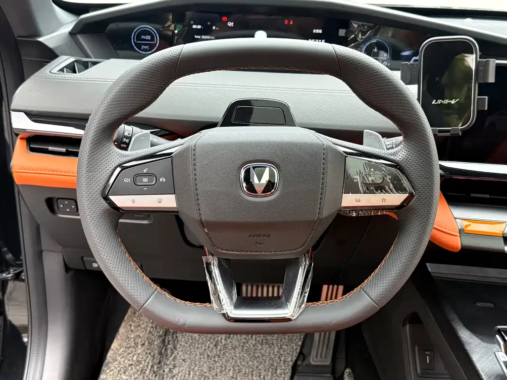 Changan UNI-V 2023 1.5T sports version купить на сайте DeffCars