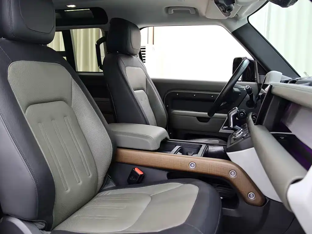 Land Rover Defender 2022 90 2.0T P300 X-DYNAMIC HSE купить на сайте DeffCars