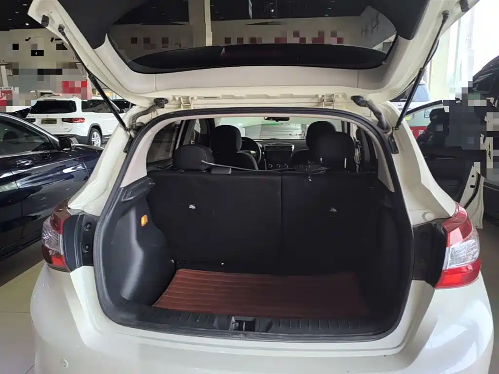 Tiida 2016 1.6L CVT cool version купить на сайте DeffCars